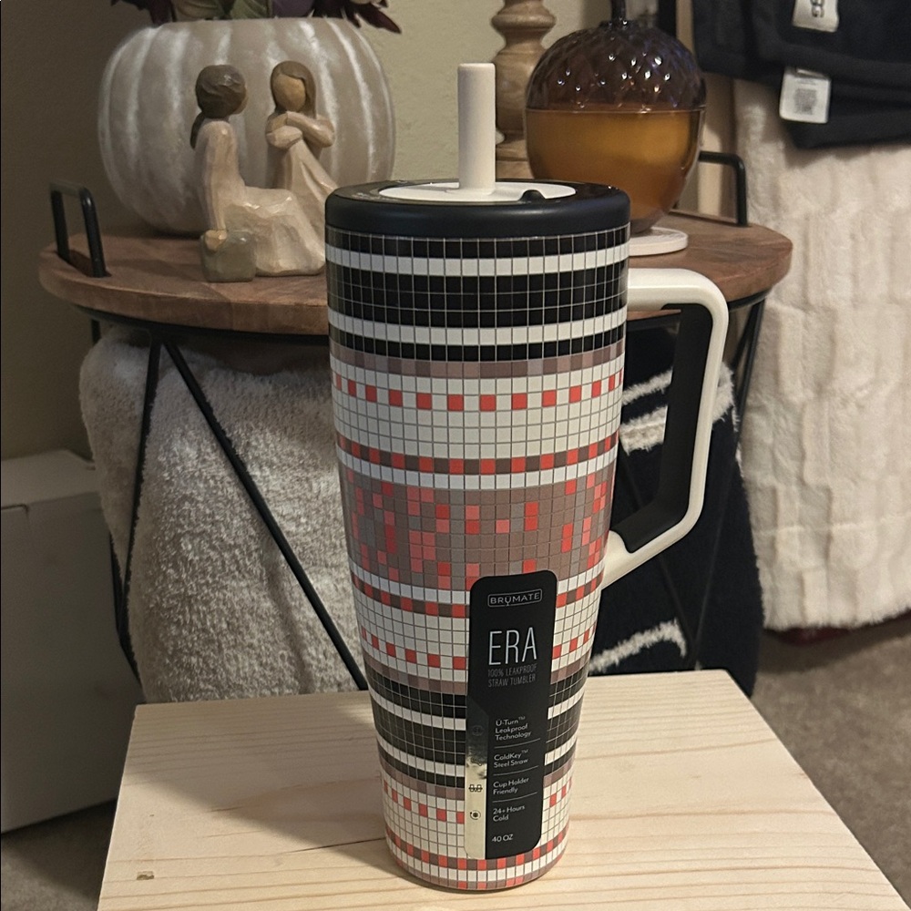 NEW 40oz Brumate Era Anthropologie Black Motif
